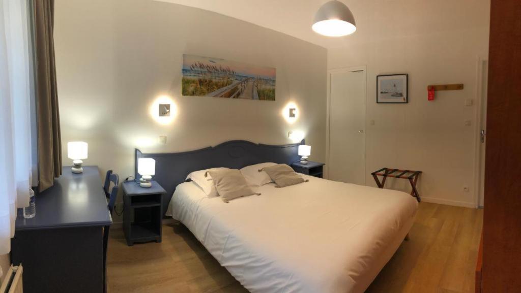 La Demeure Du Perron Hotel Quettehou Buitenkant foto