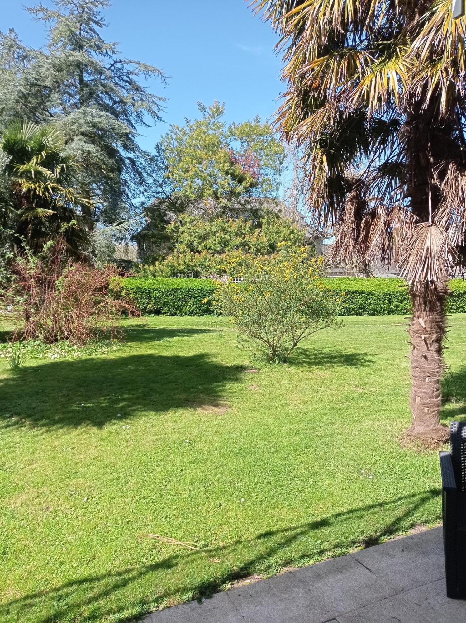 La Demeure Du Perron Hotel Quettehou Buitenkant foto
